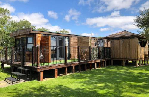 Couple’s Lodge With Hot Tub - Foto 19