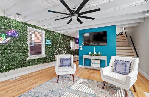 GATHERING HOUSE IN HISTORIC OAKWOOD - Foto 1