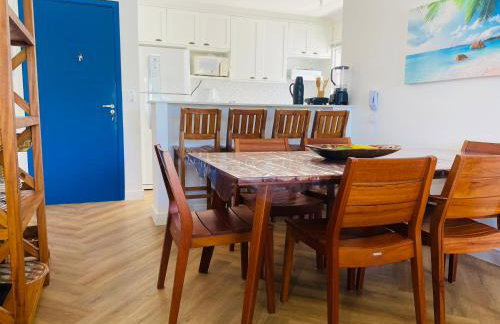 Apto com ar-cond e piscina a 100m mar praia da Enseada - Foto 31