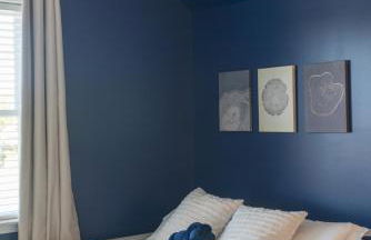 Fam-Biz Friendly 3BD with Fire pit & BBQ - Downtown - Foto 27