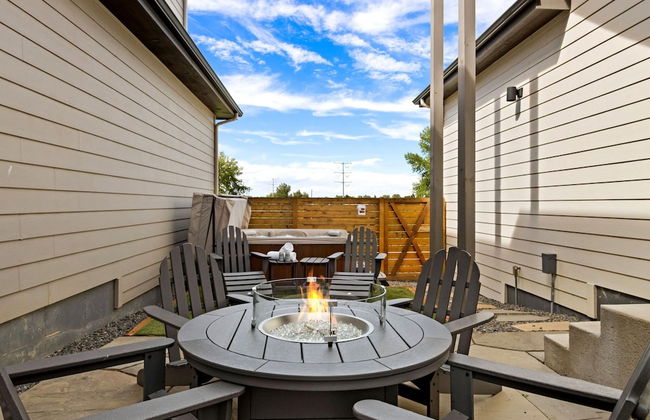 Contemporary Gem - Rooftop Deck & Private Hot Tub! - Foto 47