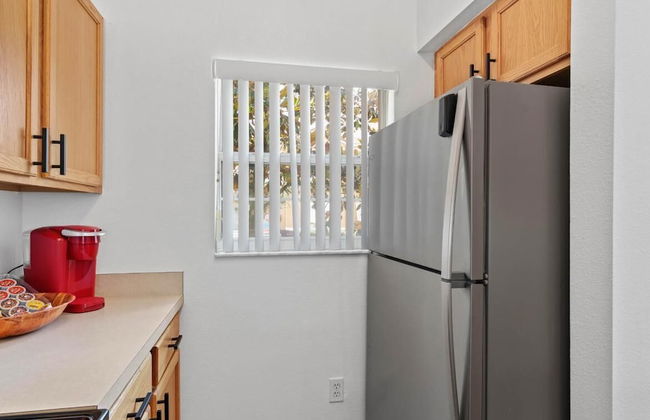 Amazing 3BR 2BA Townhome With Lake View at Terra Verde! - Foto 11