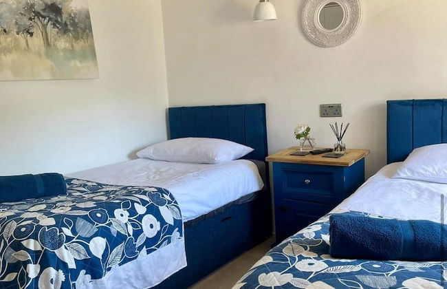 Stunning 4 Bed Pet Friendly Cottage With Hot Tub - Foto 9