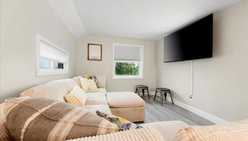 Whitewater The Genoa on Oneida Lake Sleeps 8 - Photo 4