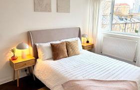 Newly refurbished 2 BR Apartment in South London - Photo 17