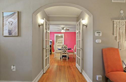 Bohemian Bungalow Pac-Man, walk downtown, pet friendly - Foto 15