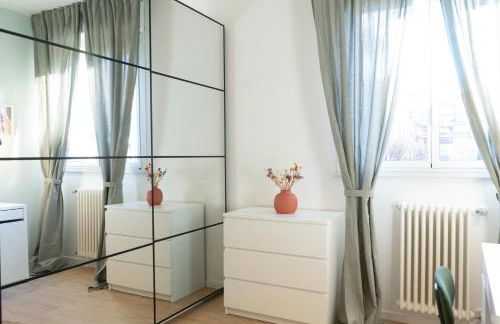 Arcimboldi's Nest - Close to Metro and Train - Foto 31