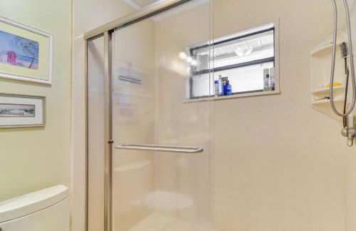 4 Mi to Beach Sunny Seminole Home with Pool - Photo 13