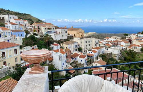 Lion House I - Photo 1