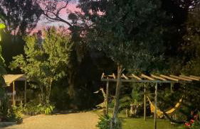 Refúgio em Macacos para até 12 hóspedes com piscina aquecida, 5 suítes e riacho - Foto 34