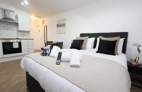 New Lodge Studios with Full Kitchen and Parking - Foto 39