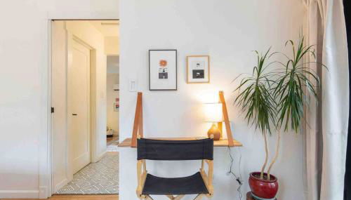 Spacious Retreat with guest house, game room, parking in N Tacoma - Foto 4