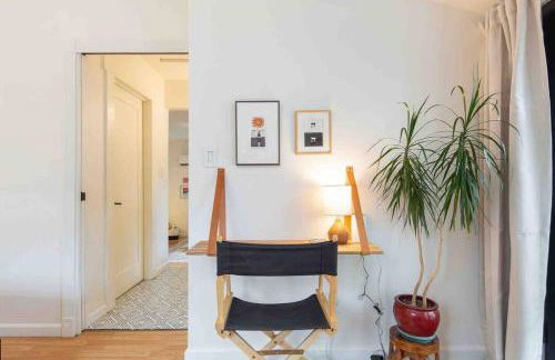 Spacious Retreat with guest house, game room, parking in N Tacoma - Foto 4