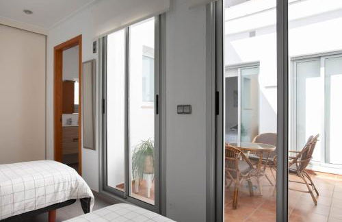 Casa particular en la playa a pocos metros del mar con garaje - Foto 24