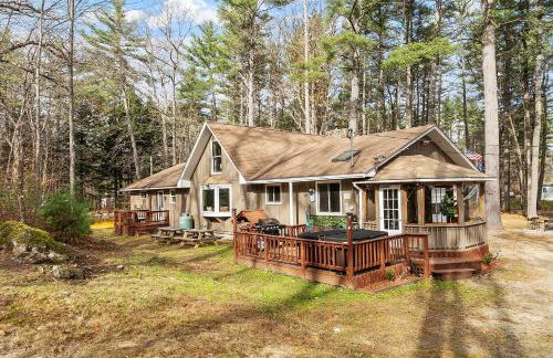 NEW! Woodland Retreat - Hot tub Game Room Firepit - Foto 44