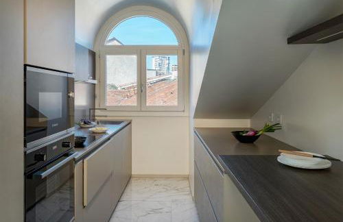 Luxury Milan Apartment - Penthouse in Historic City Center - Photo 31
