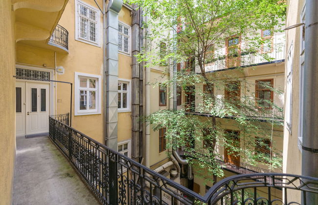 Music Academy Suite Café Vian Apartman Kft - Photo 19