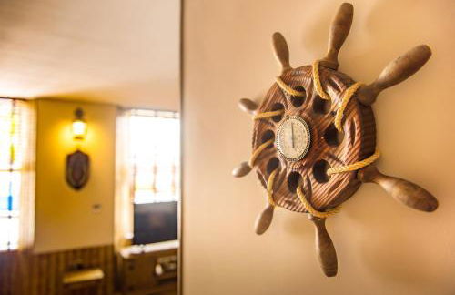 Deluxe Pirate's Cove Themed Apartment - Foto 22