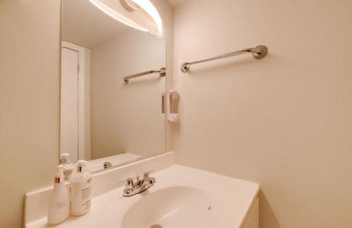 Great for Gatherings! Modern Lanham Duplex - Foto 24