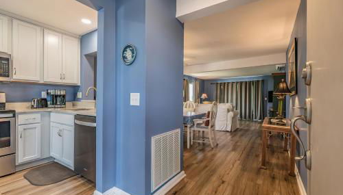 New Listing - Marsh Views Short Walk to Beach and Pools - Double Decks - Foto 2