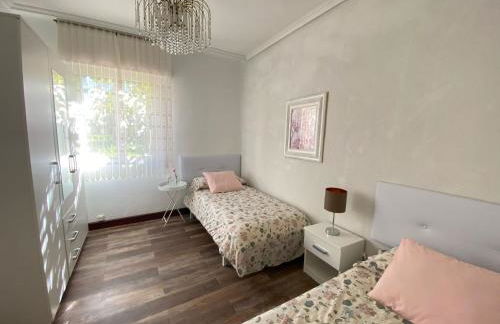 Bajo con terraza a 5 min de la playa (3 hab-6 per) - Foto 7