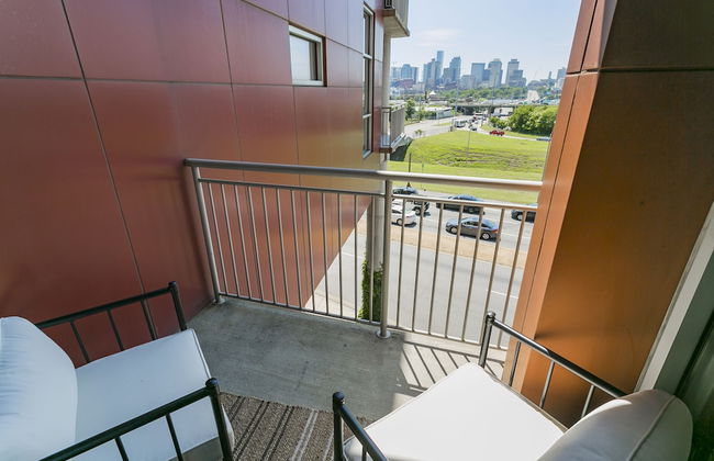 Mid Century Modern Downtown Condo | 30+ Night Min - Foto 21