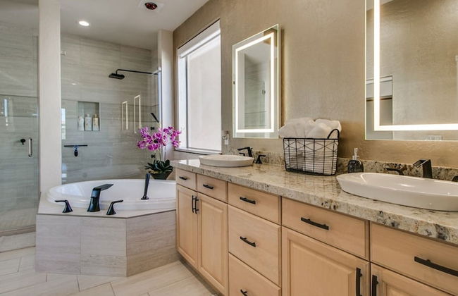 Fabulous 4-bdrm W/breathtaking Views & Pool! - Foto 14