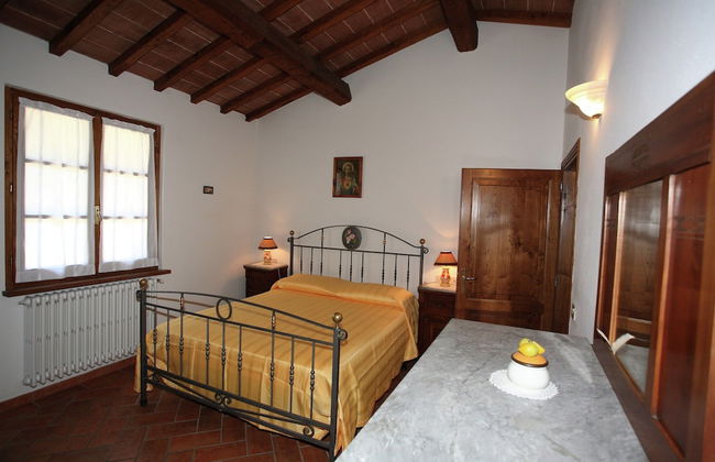 Farmhouse in Tuscany With Panoramic Pool - Photo 5