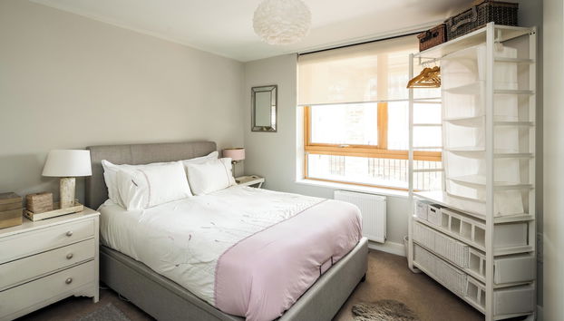 Shiny & Comfy stay with Underground links nearby! - Foto 5, Zimmer