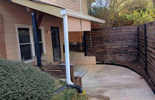 20Miles from Atlanta Pet Friendly Private Backyard - Foto 20