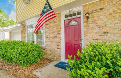 Private Pool & Yard Mins to Dining & University - Foto 9