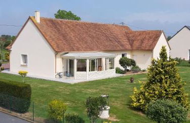 Gîte "Au P'tit Tourois" de plain-pied tout confort avec véranda proche d'Omaha Beach et de Bayeux accueillant les animaux - Foto 1