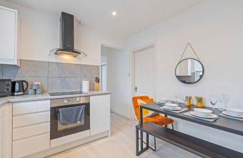 New Spacious 3-Bed House, Driveway Parking, Ideal Contractor Stay - Foto 17