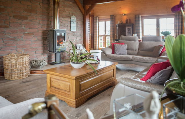 Affluent Chalet in Septon with Whirlpool, Sauna, Hot Tub - Foto 13