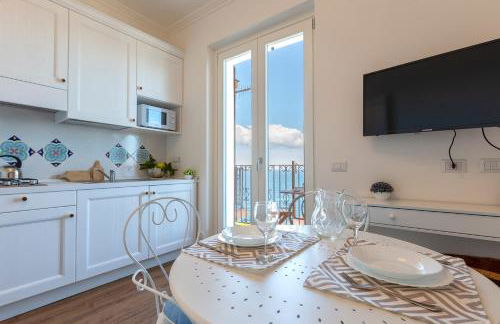 “CIELO E MARE”, CASETTA NEL CUORE DEL BORGO ANTICO / “SKY & SEA”, CHARMING IN THE HEART OF OLD VILLAGE - Foto 5