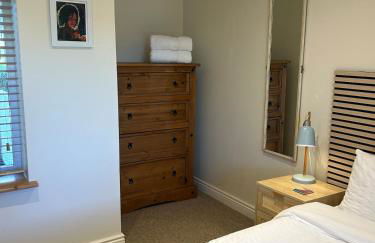 Fresh Modern Home, Stunning Views, Great Location - Foto 17