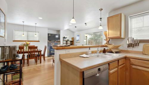 Heart of Bozeman Townhome with Patio Near MSU - Foto 2