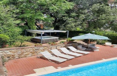 Holiday Home in Town Center with Pool, Garden, Hot Tub - Foto 84