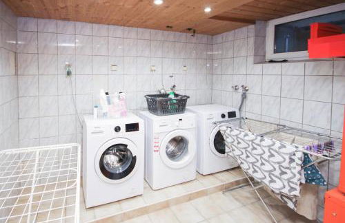 ALFA Stuttgart 3Zi-Maisonette 6 Personen Zuffenhausen nahe Porsche & Bosch l WIFI & SmartTV I 3BR 4 Beds I Kitchen I Bathroom & WC - Foto 36