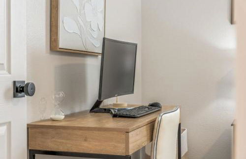 Central Denver Hangout with Huge Backyard - Foto 19