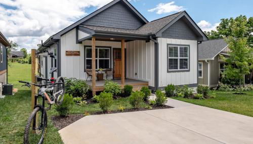 Walkable Downtown 5BR - Hot Tub and Resort Access - Foto 1, Garden