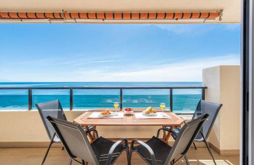 BEACHFRONT -- NEW LUXURY Apartment -- 1ª Linea Playa -- Fuengirola CITY CENTER -- Private PARKING -- Panoramic Sea Views -- - Photo 2