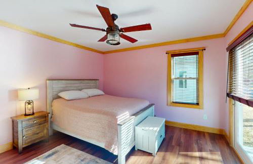 Coastal home with private hot tub and fire-pit, close to local attractions - Foto 14