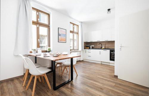 Apartments am Neuen Theater - Parkplatz nach Verfügbarkeit - Altstadt - Küche - Wifi - Powered by Ko-Living - Foto 6