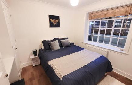 Entire house with garden 5 mins from the tube - Foto 22