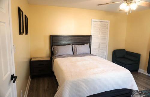 Lincoln Manor - Newly Renovated, 1mile from PHL Airport and Sports Stadiums - Foto 38