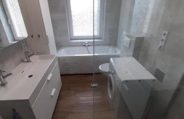 Erdgeschoss 75 m2 Großer Parkplatz WLAN Terrasse 30 m2 Übernachtung Unterkunft - Foto 27