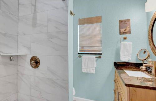 1B 2Ba Seaside Getaway Pool Oceanside - Foto 14