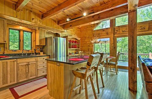 Fire Pit and Hot Tub Poconos Family Cabin! - Foto 7