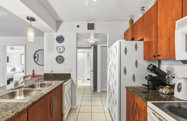 Fantastic 2BR Condo on 31st Floor Free Parking - Photo 110